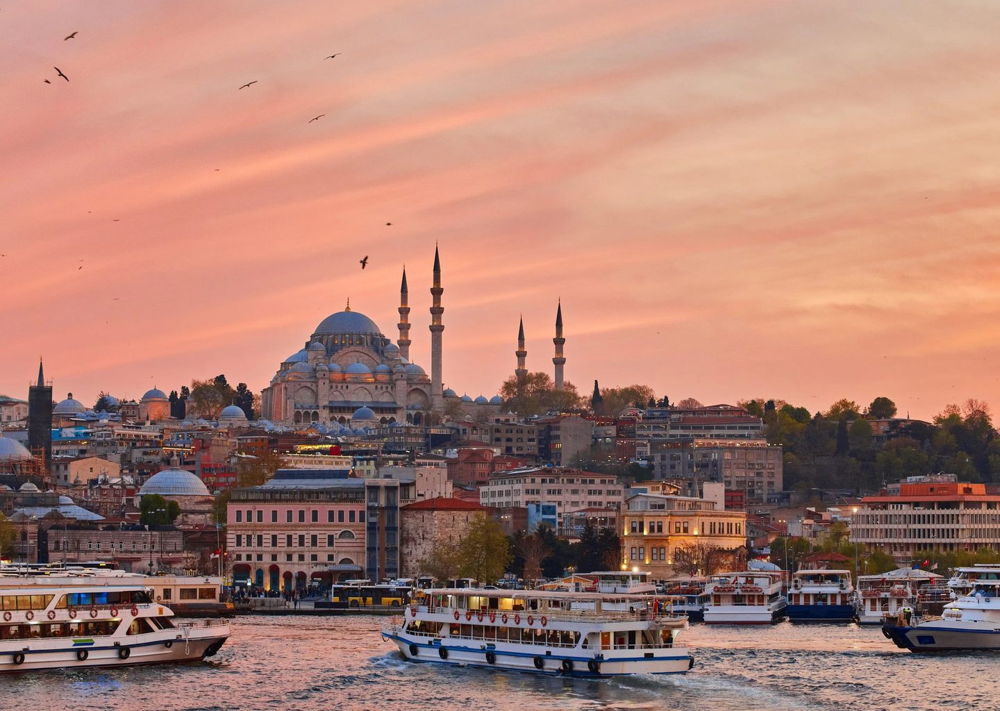 İstanbul Boğazı'nda Gün Batımı